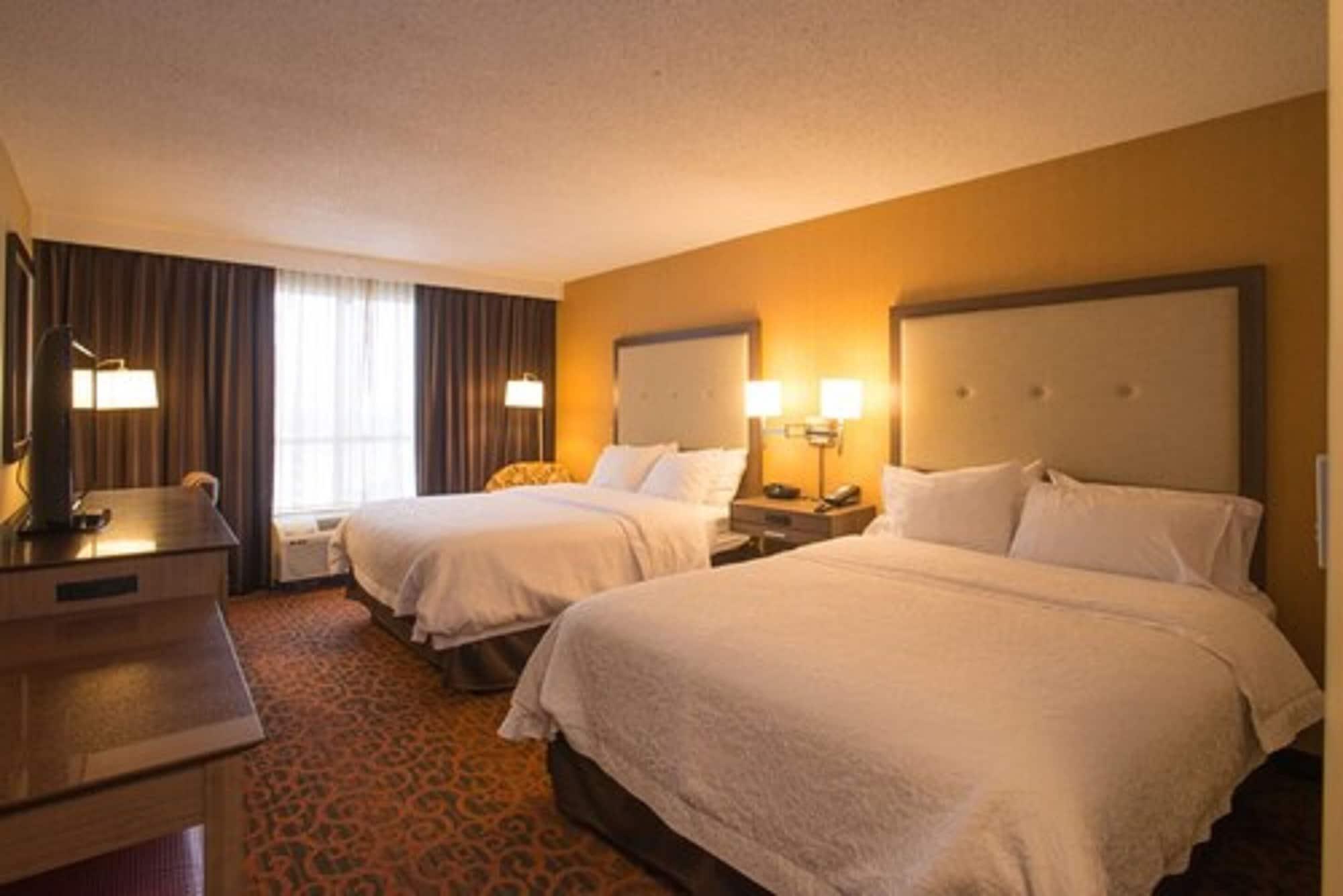 Hampton Inn Toronto-Mississauga West 외부 사진