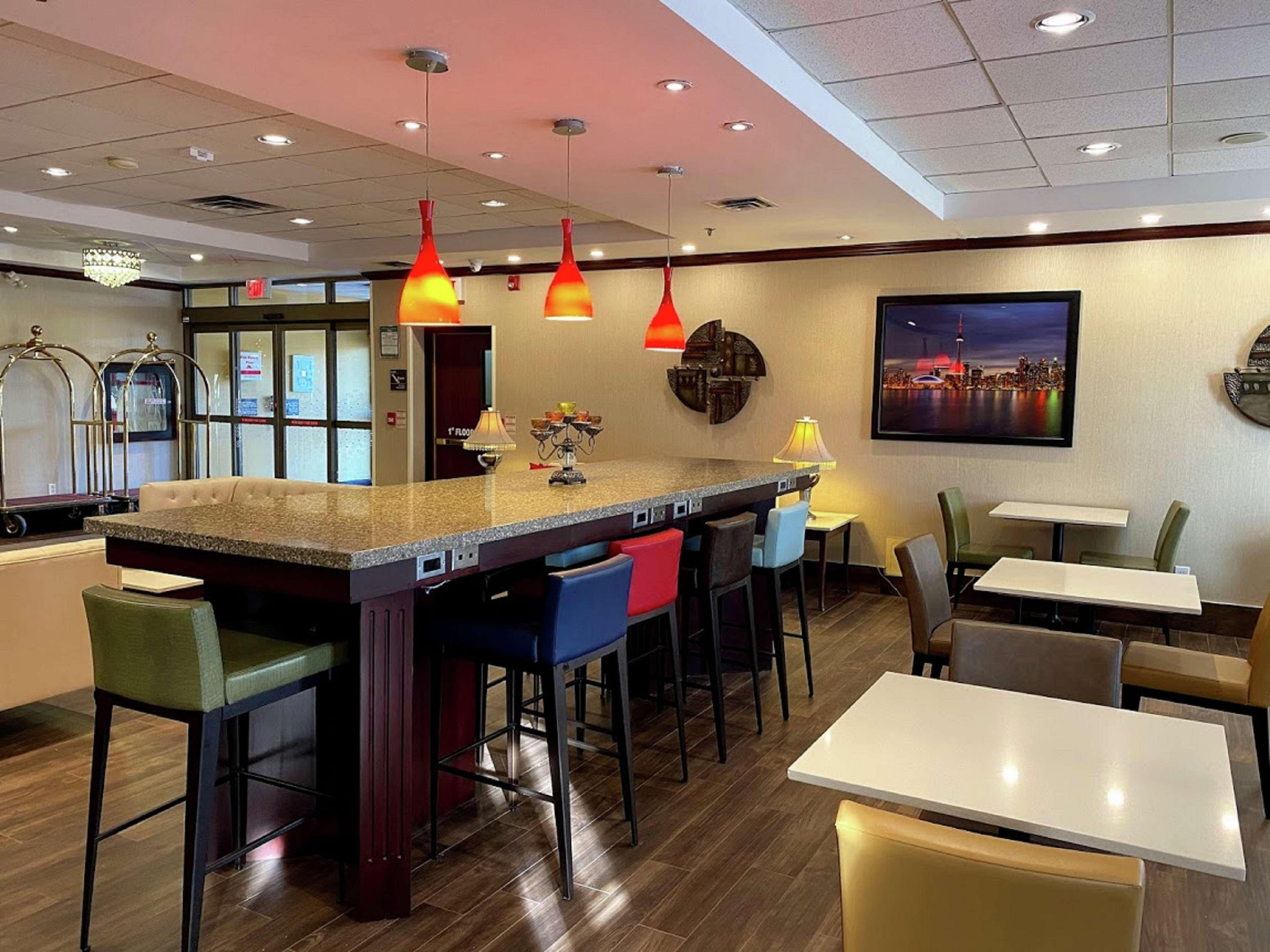 Hampton Inn Toronto-Mississauga West 외부 사진
