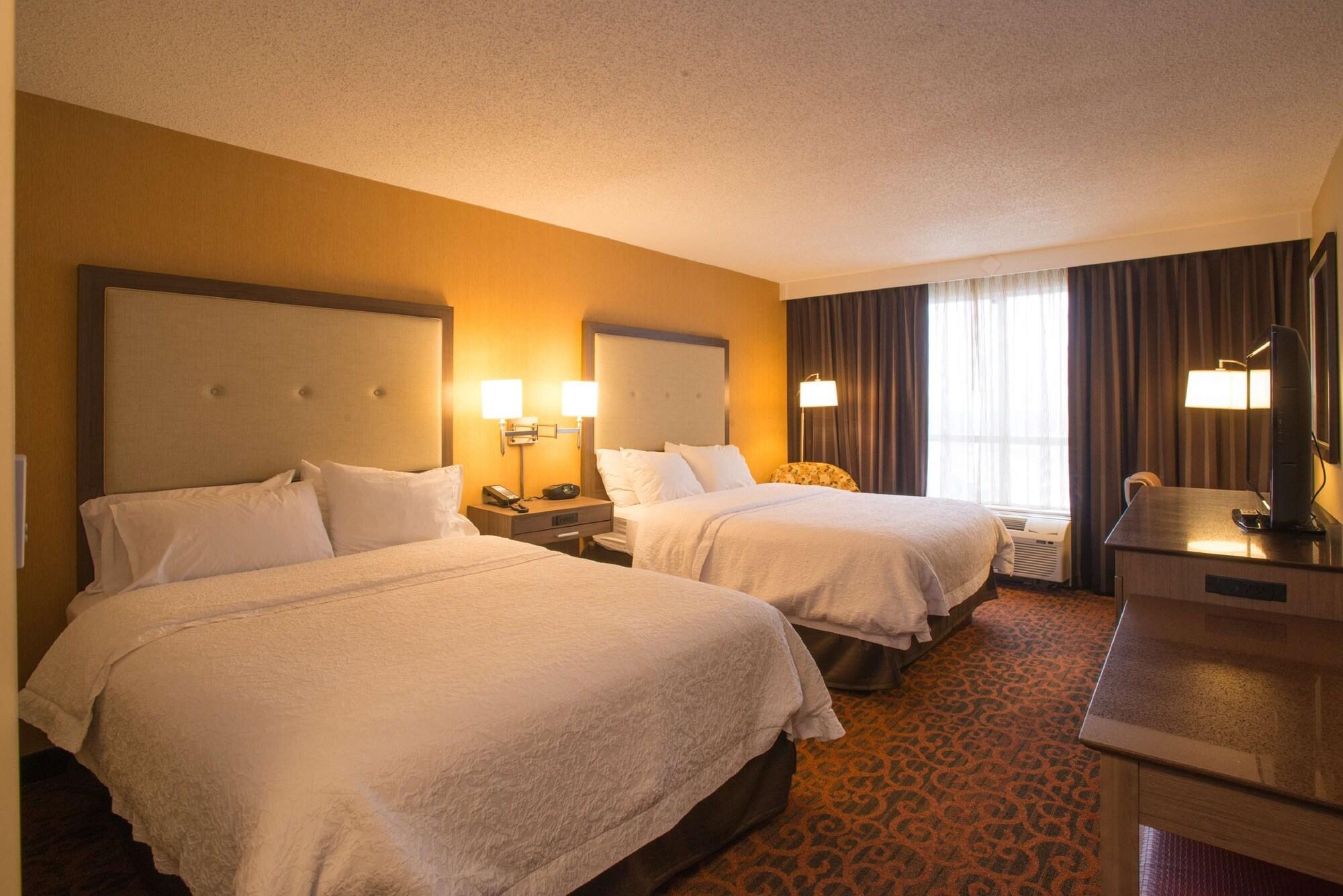 Hampton Inn Toronto-Mississauga West 외부 사진