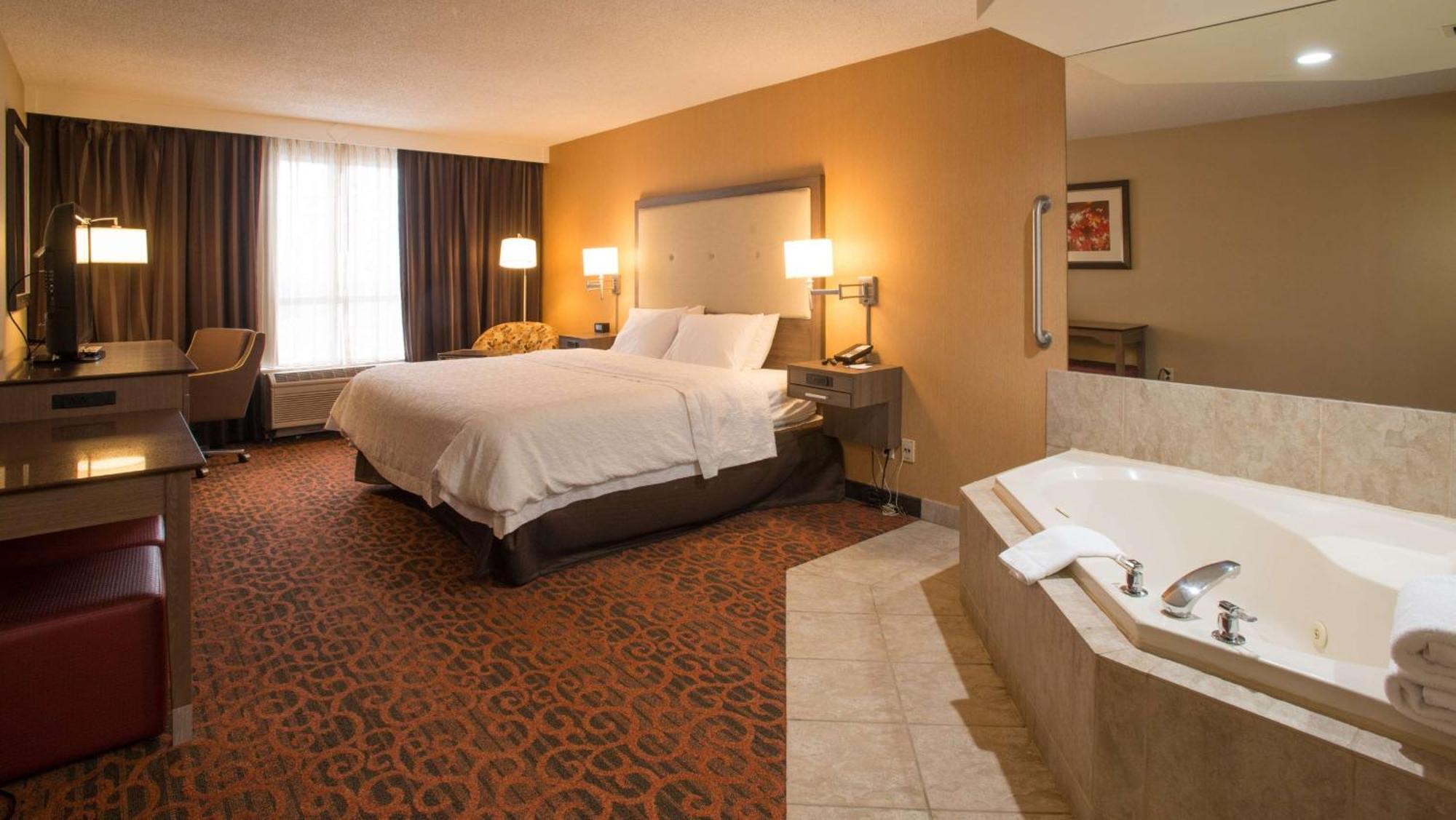 Hampton Inn Toronto-Mississauga West 외부 사진
