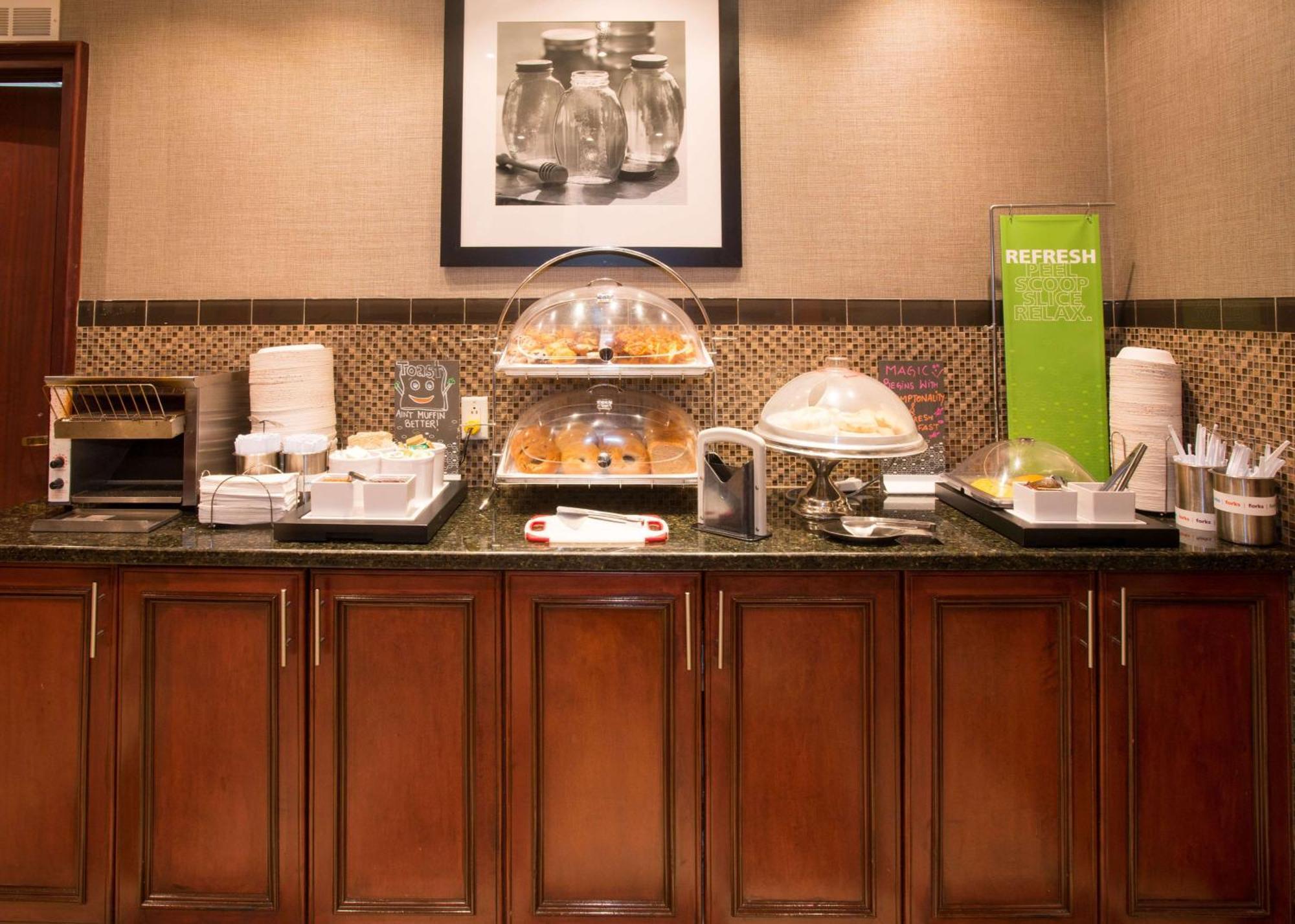 Hampton Inn Toronto-Mississauga West 외부 사진