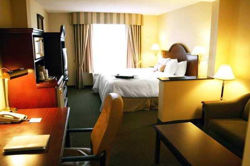Hampton Inn Toronto-Mississauga West 객실 사진