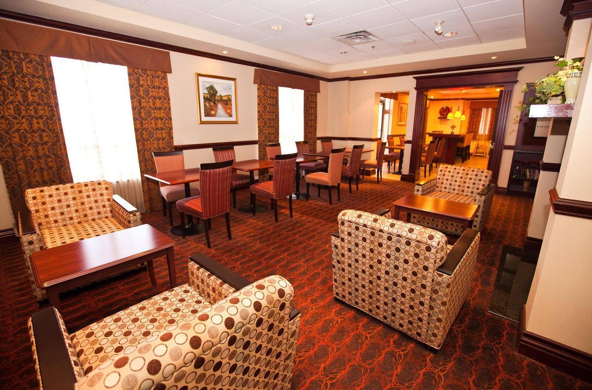 Hampton Inn Toronto-Mississauga West 레스토랑 사진