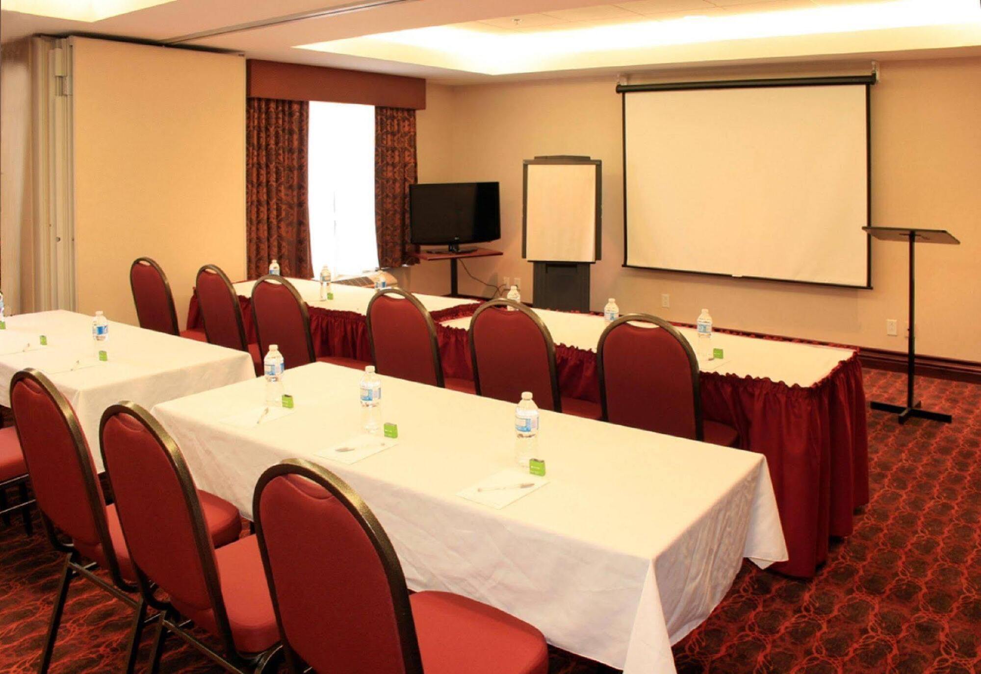 Hampton Inn Toronto-Mississauga West 사업 사진